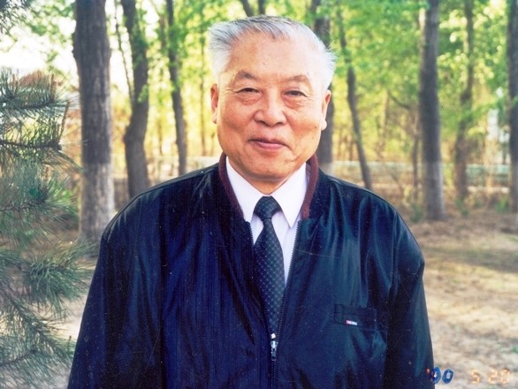1990年，张子仪先生在畜牧所昌平基地